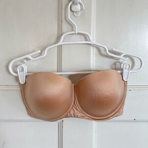 Wacoal Bodysuede‎ strapless bra size 34DD